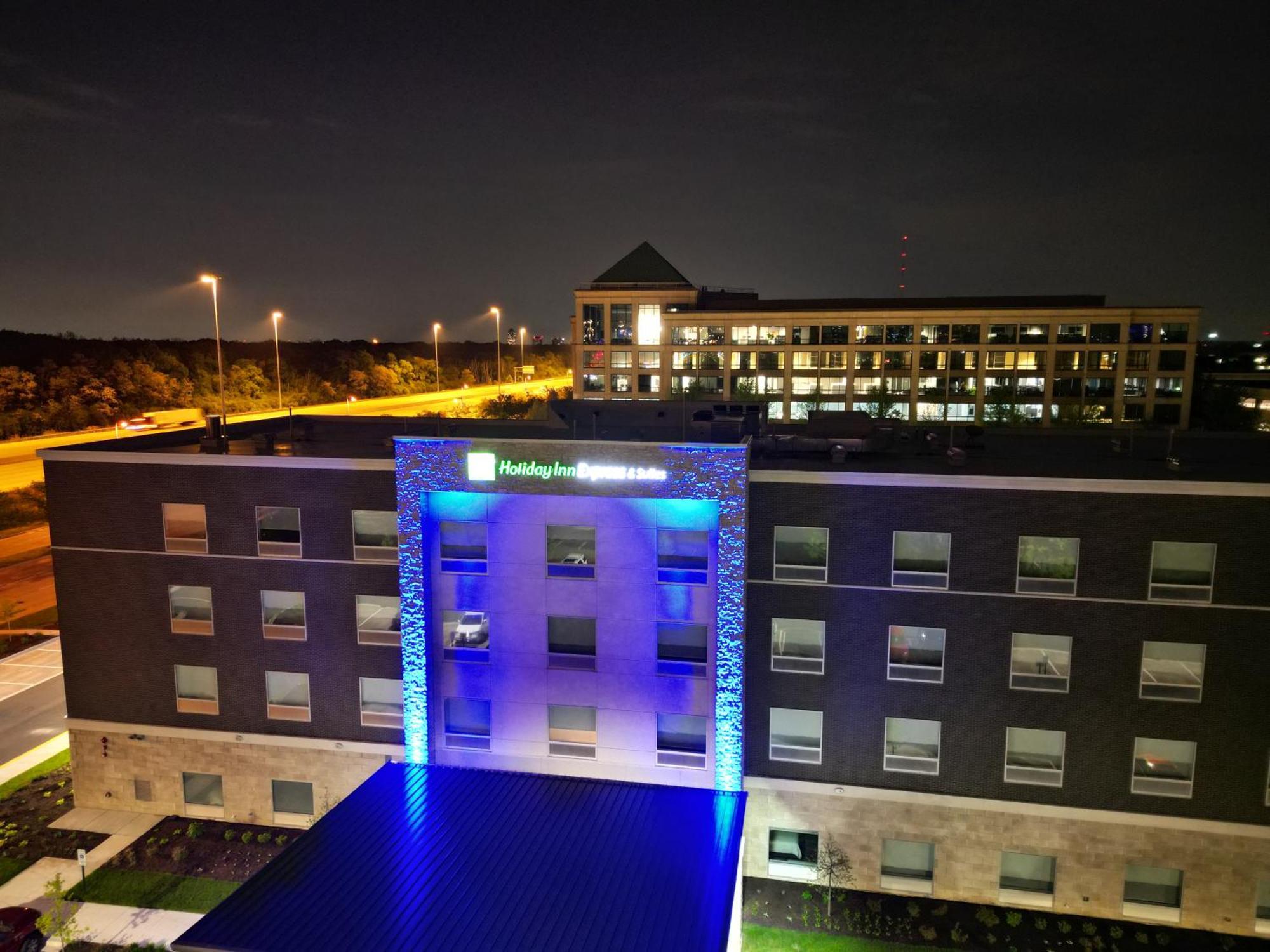 Holiday Inn Express & Suites Chicago Schaumburg By Ihg ภายนอก รูปภาพ