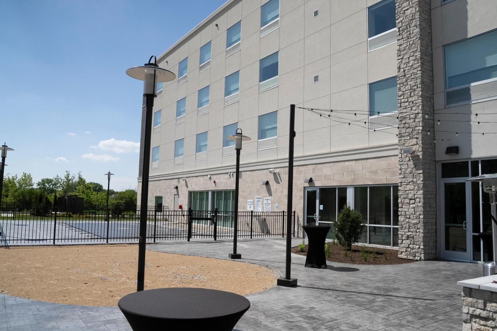 Holiday Inn Express & Suites Chicago Schaumburg By Ihg ภายนอก รูปภาพ