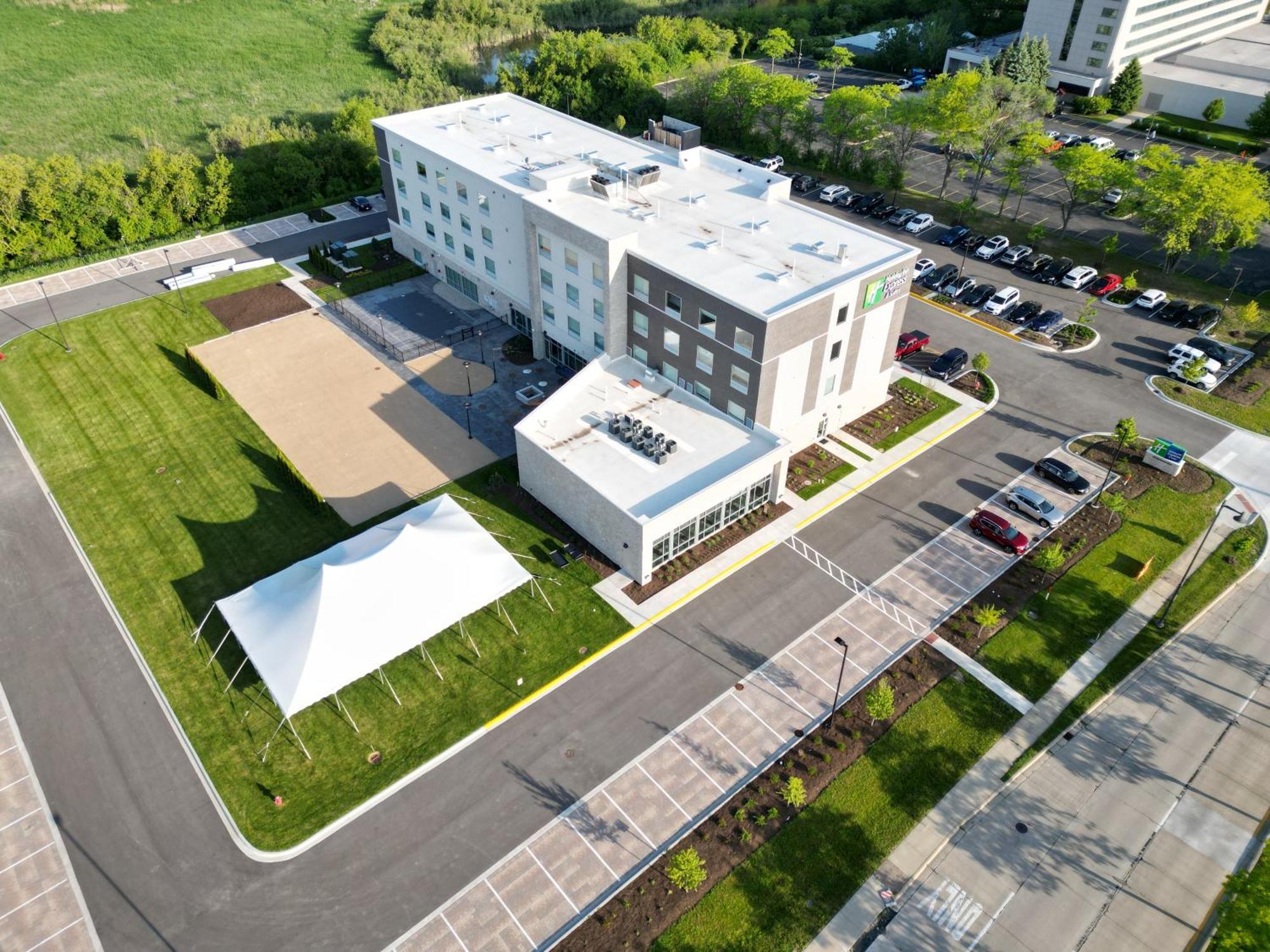Holiday Inn Express & Suites Chicago Schaumburg By Ihg ภายนอก รูปภาพ