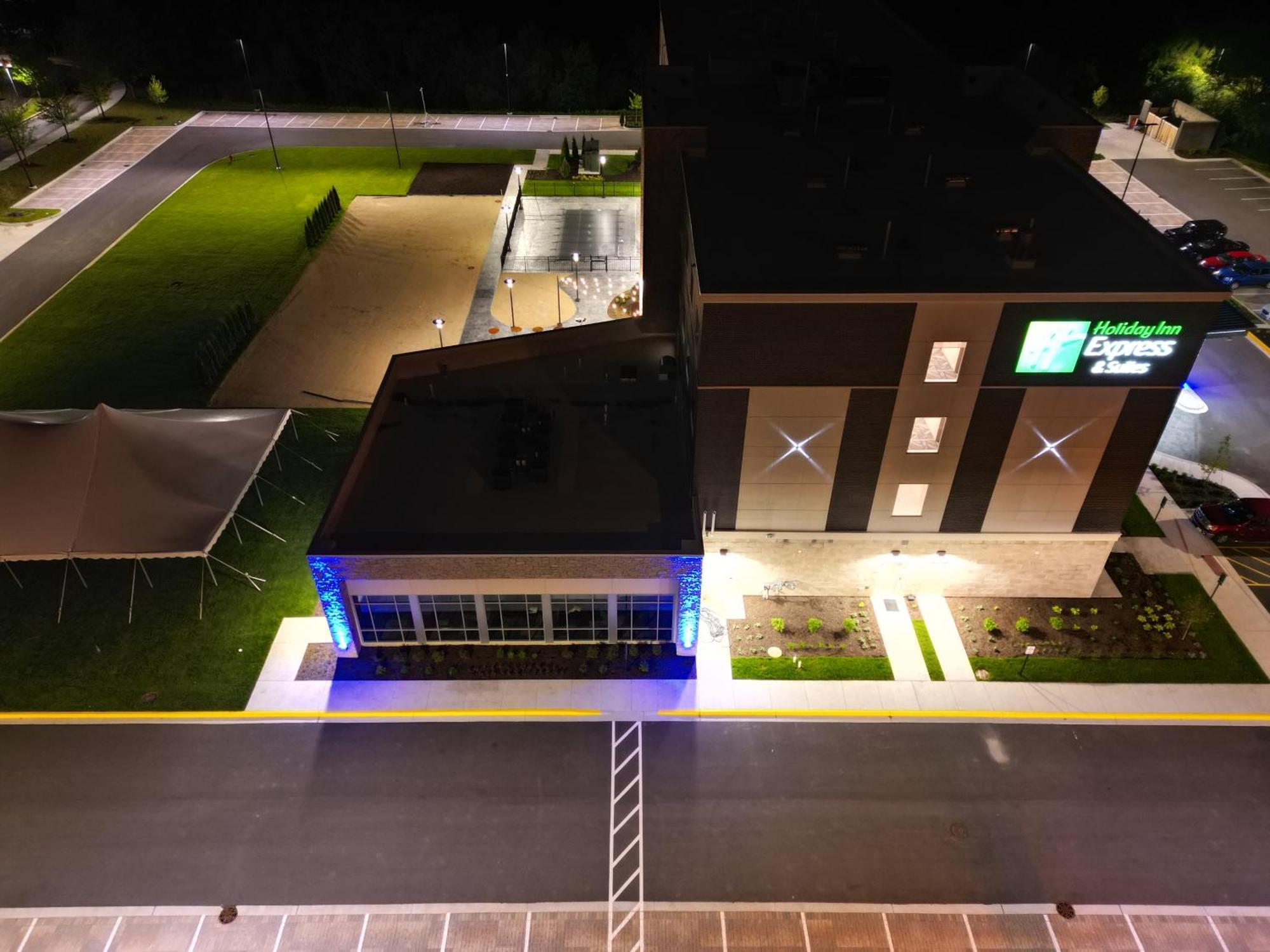 Holiday Inn Express & Suites Chicago Schaumburg By Ihg ภายนอก รูปภาพ