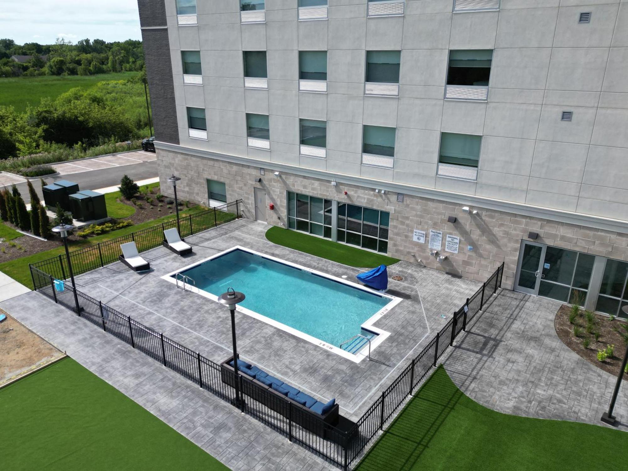 Holiday Inn Express & Suites Chicago Schaumburg By Ihg ภายนอก รูปภาพ