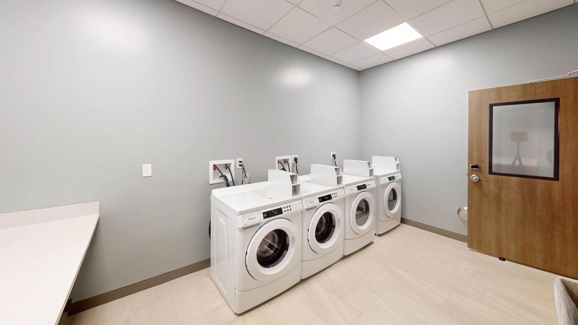 Holiday Inn Express & Suites Chicago Schaumburg By Ihg ภายนอก รูปภาพ