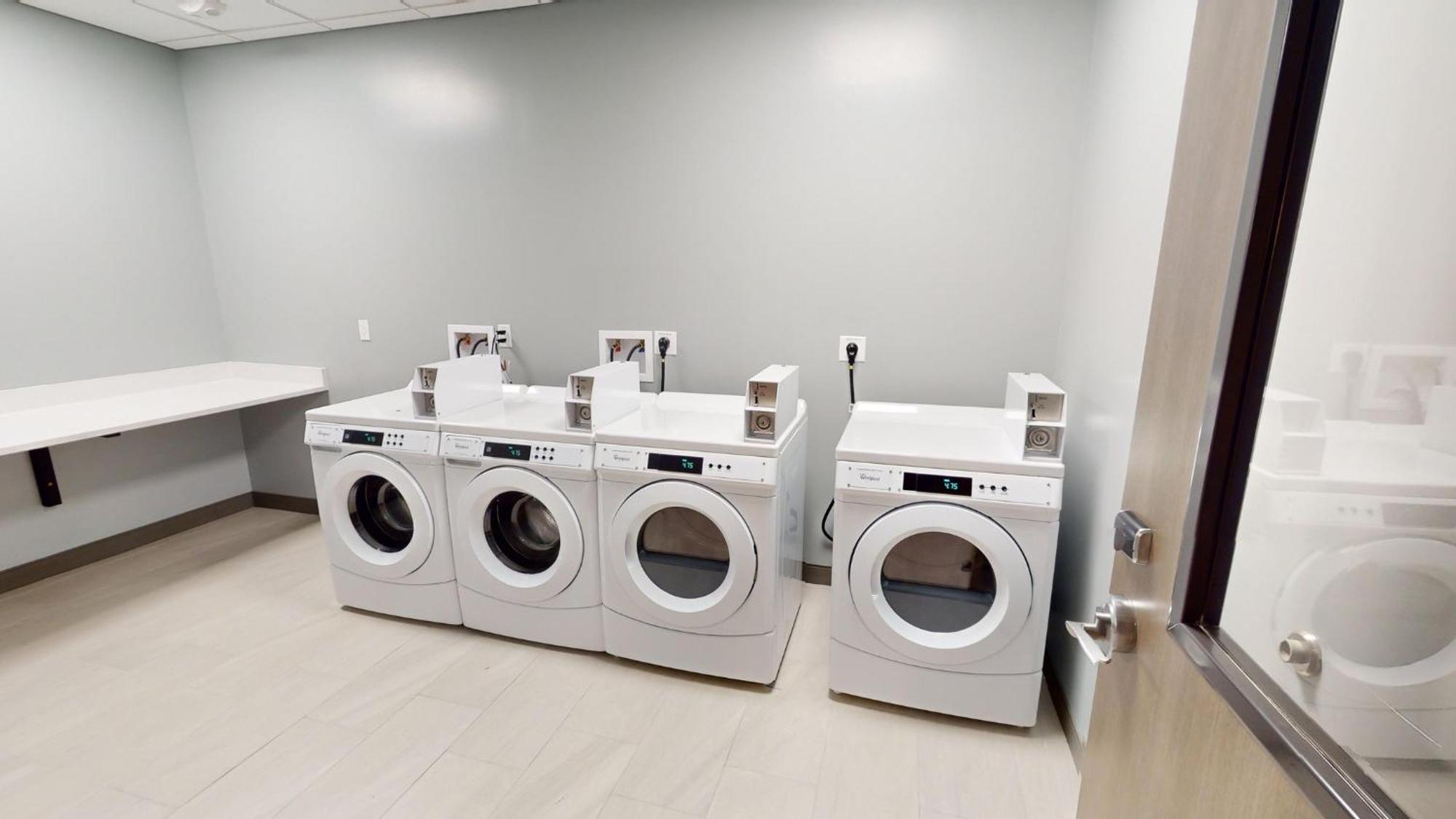 Holiday Inn Express & Suites Chicago Schaumburg By Ihg ภายนอก รูปภาพ
